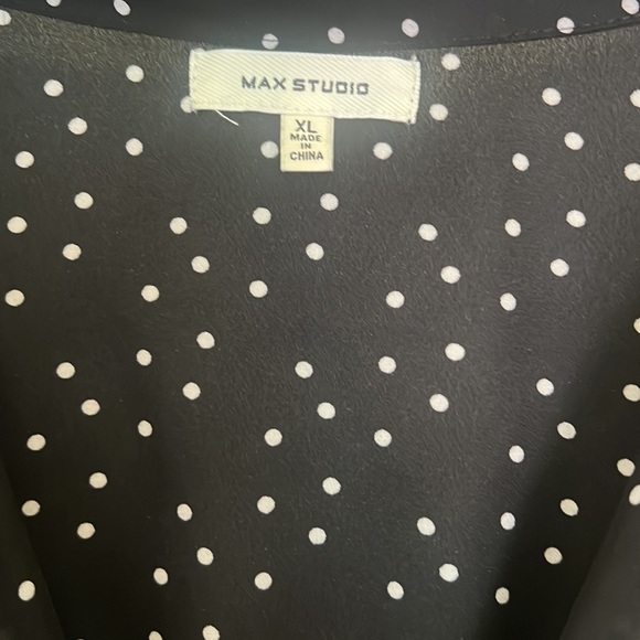 Max Studio Knee high polka dot dress 👗 long sleeve V neck line size XL - Picture 4 of 5